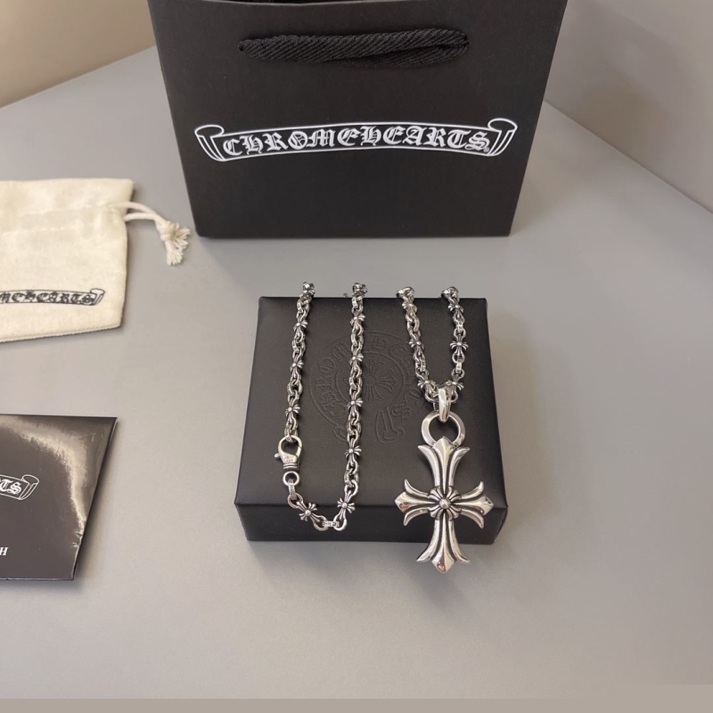 Ch**me He**ts necklaces